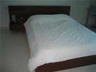 bed1.jpg